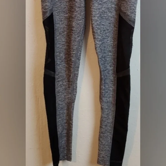 Victoria's Secret PINK Ultimate size sx/TP Mesh Cut Out High Rise Leggings/ Pant - Picture 11 of 17